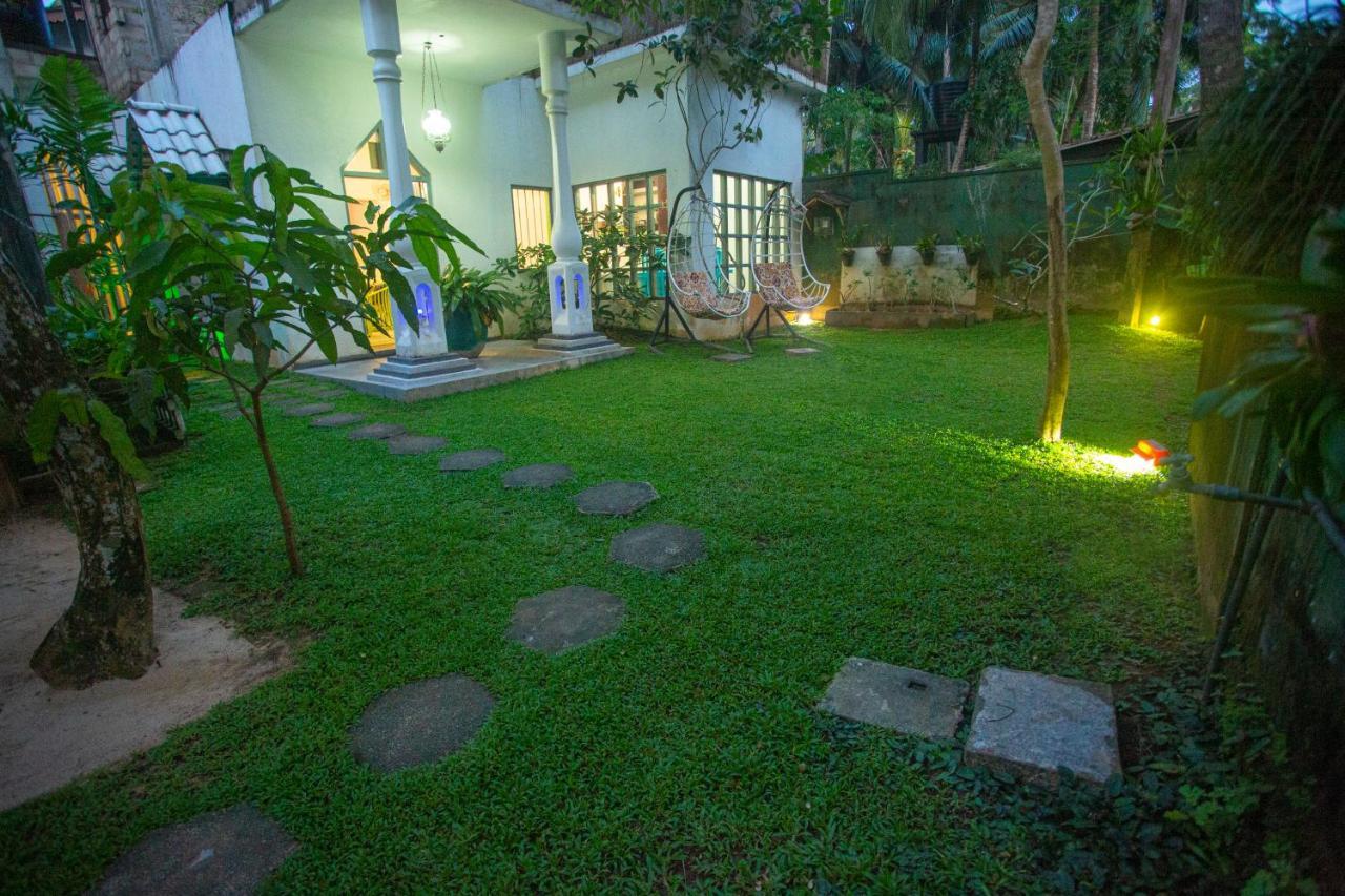 Percy Residence Unawatuna Exteriör bild